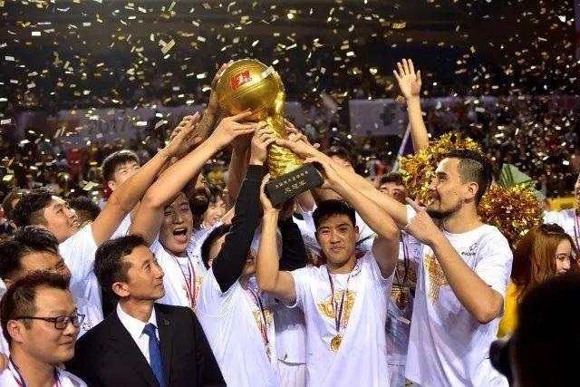 太阳报：切尔西明夏锁定凯莱赫 或匹配3500万估价